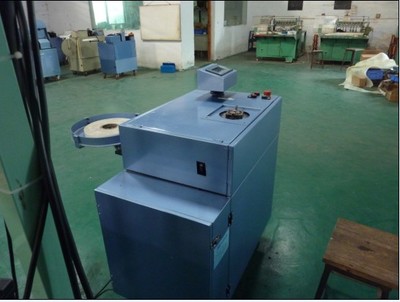 電機定子槽絕緣紙插紙機 華源電機設(shè)備制造商家_設(shè)備欄目